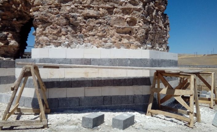 Eğil’deki Lala Kasım Bey ve Cafer Bey Kümbetleri’nde restorasyon başladı