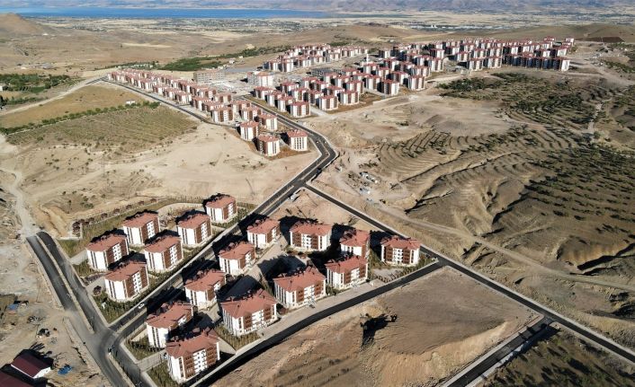 Elazığ’da deprem konutları ile adeta bir ilçe kuruldu, 15 bin kişi yaşayacak