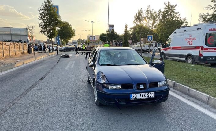 Elazığ’da otomobilin çarptığı yaşlı adam hayatını kaybetti