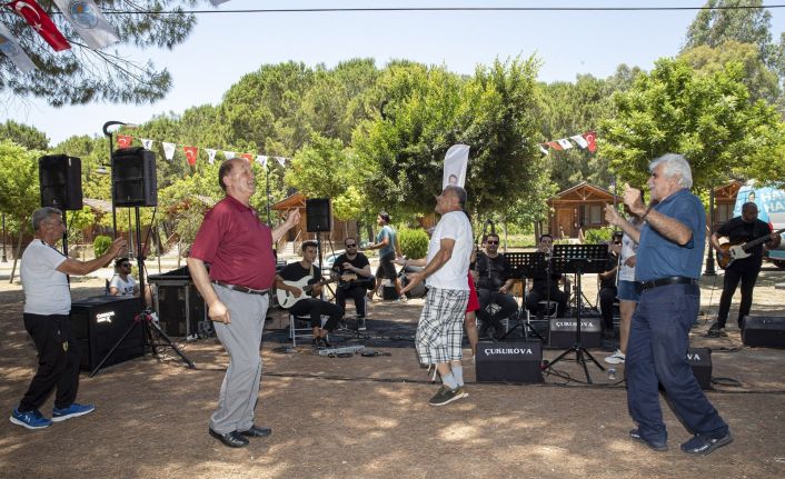 Emekliler Günü’nde yaş almış vatandaşlar stres atıp, mutlu oldu