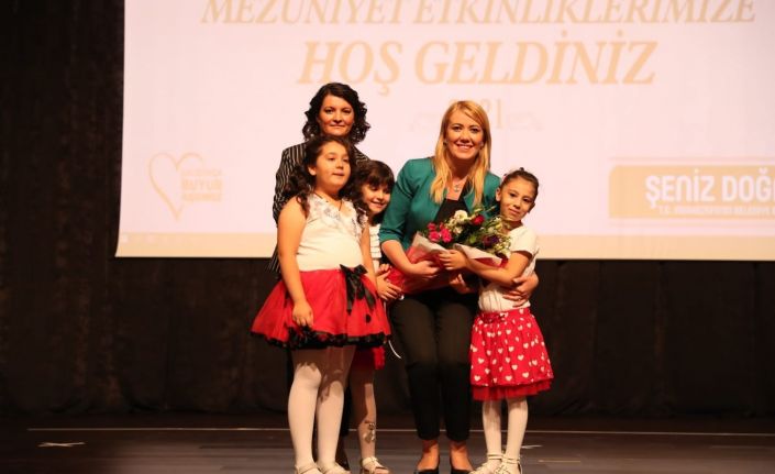 Engelsiz Yaşam Akademisinde eğitim gören 85 özel öğrenci mezuniyet sevinci yaşadı