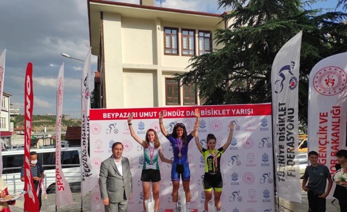 Funda Taşkın altın madalya kazandı