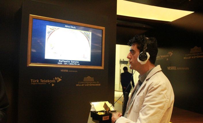 Görme engelli sanatseverler ‘Tablolar Konuşuyor Dijital Resim Sergisi’ni gezdi