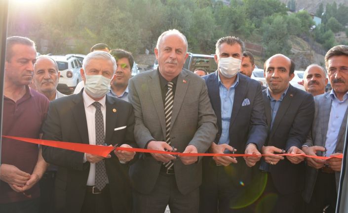Hakkari’de ‘robotik kitap kafe’ hizmete açıldı