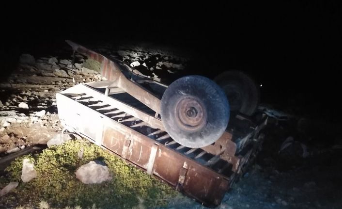 Hasat dönüşü feci kaza: 1 ölü, 2 yaralı