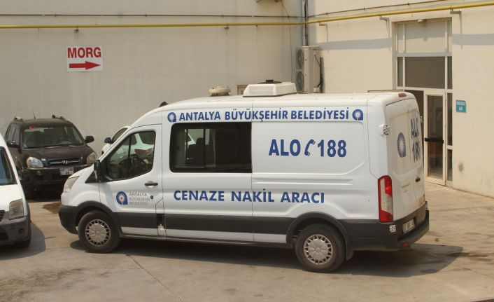 Hayatını kaybeden 2 yangın işçisinin cenazesi Adli Tıp Kurumuna gönderildi