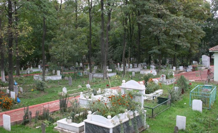 İnegöl’de yetki belgesi almayan mezarlıklarda işlem yapamayacak