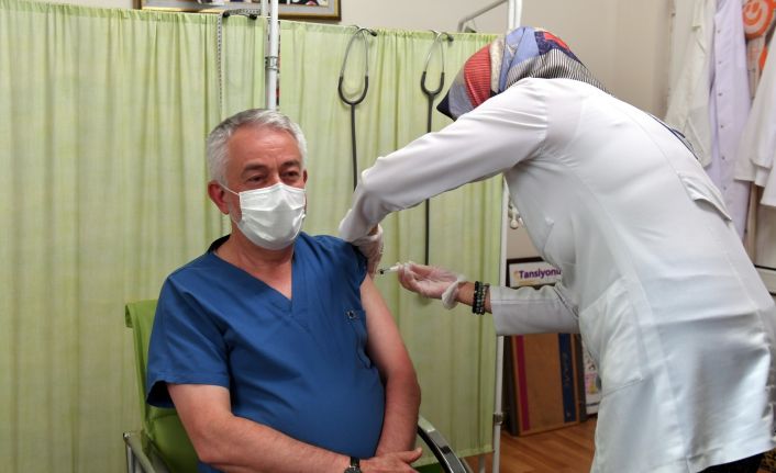 Isparta Belediye Başkanı Başdeğirmen’den aşı çağrısı