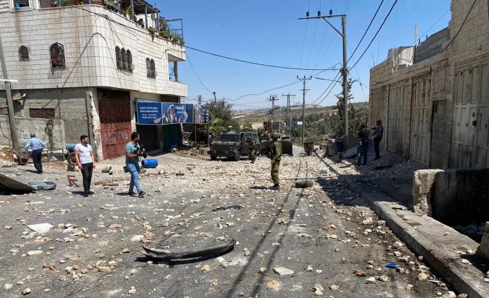 İsrail askerlerinden 12 yaşındaki Filistinli çocuğun cenaze töreni sonrası Filistinlilere müdahale: 12 yaralı