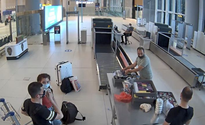İstanbul Havalimanı’nda 120 bin lira değerinde alkol ve tütün mamulü ele geçirildi
