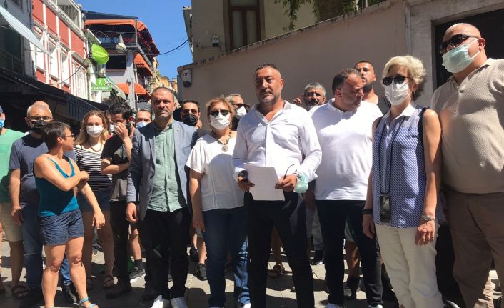 Kadıköy’de Surp Takavor Ermeni Kilisesi’ne yapılan saygısızlığa ilişkin STK’lardan basın açıklaması