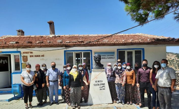 Kadınlar geleneksel el halısını yaşatacak