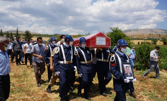 Kalp krizi geçiren uzman çavuş toprağa verildi