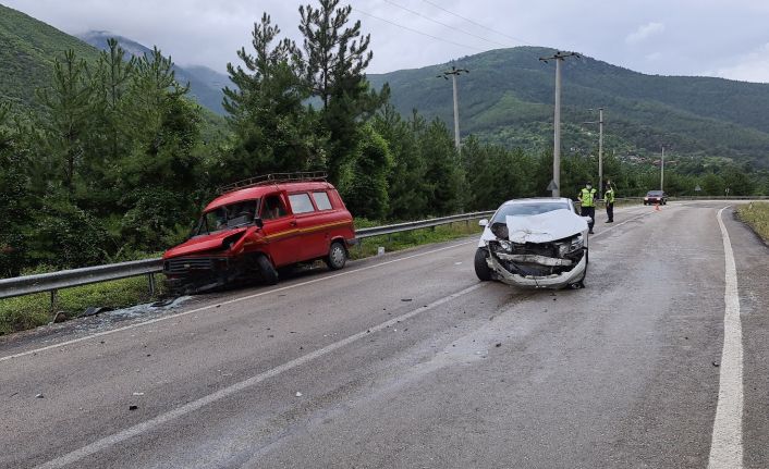 Karabük’te 4 ayrı trafik kazası: 2’si çocuk biri ağır 8 yaralı