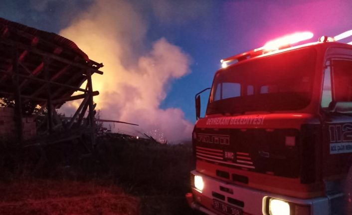 Kastamonu’da çıkan yangınlarda 4 ev, 2 samanlık ve 3 ahır yandı