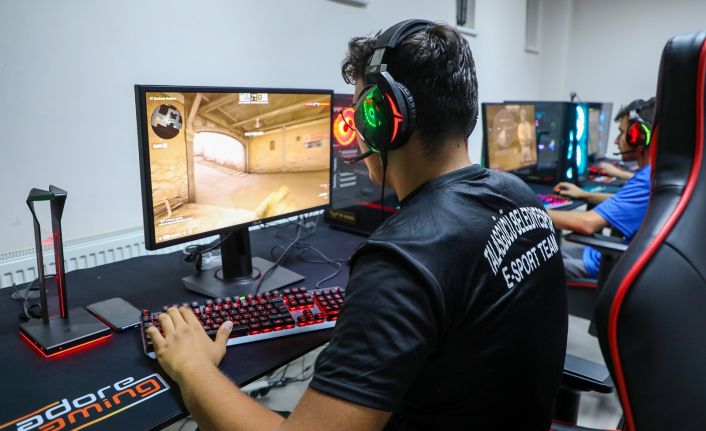 Kayseri’nin tek lisanlı espor kulübü Talas Espor Kulübü ilk maçına çıktı