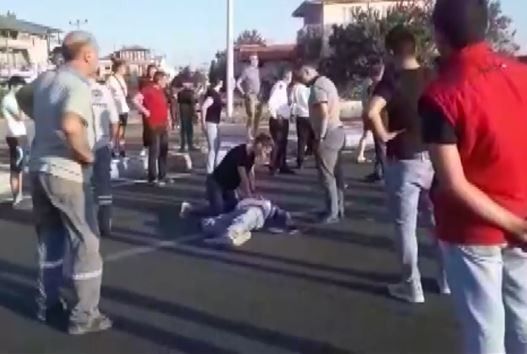 Kaza yerinden geçen sağlık görevlisinin kalp masajı yaptığı bisikletli kurtarılamadı