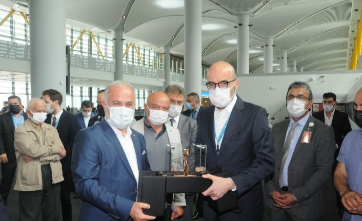 Kızılay İstanbul Havalimanı’nda sergi açtı
