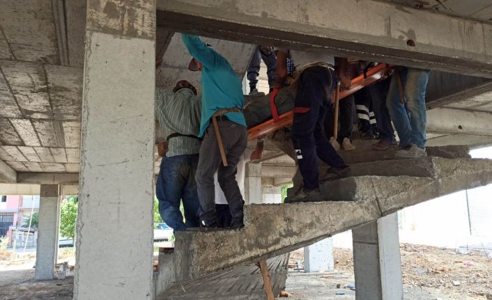 Konya’da inşaattan düşen işçi yaralandı