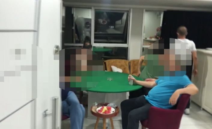 Korona virüs tedbirlerini hiçe sayarak kumar oynayan şahıslara suçüstü baskın