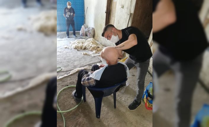 Köylerde yaşayan yaşlı ve 15 yaşından küçük vatandaşlara kuaför hizmeti