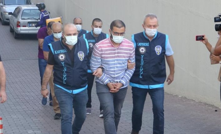 Kâr vaadiyle 30 milyon dolandıran 2 kişi tutuklandı, 1 kişiye ev hapsi