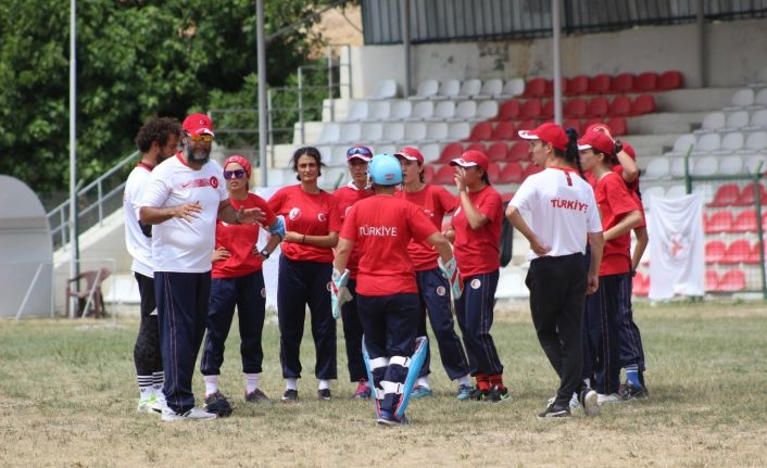 Kriket Milli Takımı, ilk kez katılacağı dünya şampiyonası elemelerine Denizli’de hazırlanıyor
