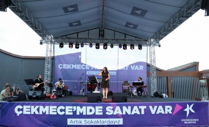 Küçükçekmece’de Zeynep Bakşi Karatağ’tan müzik ziyafeti