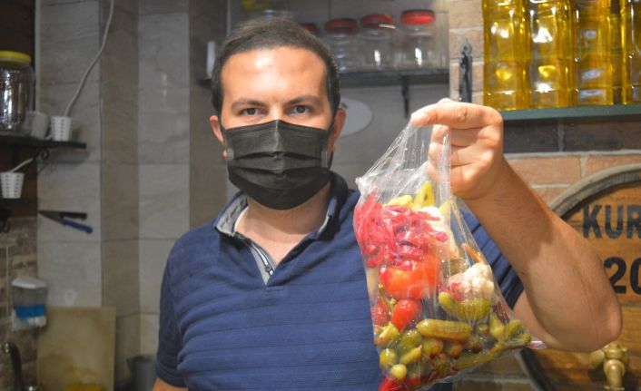 Kurban etinin yanında en güzeli ’Acı biber turşusu’