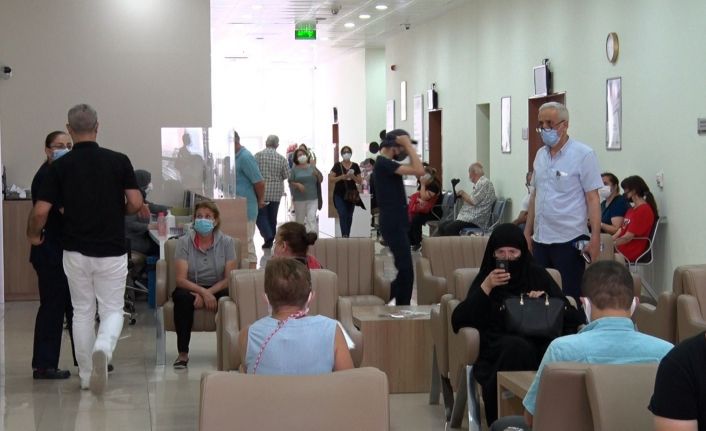 Maltepe Tıp Merkezi 4 poliklinikte hasta kabulüne başladı