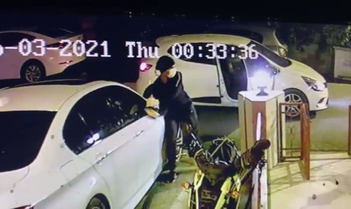 Maltepe’de 23 lüks otomobilin ayna plakasını çalan şahıs yakayı ele verdi