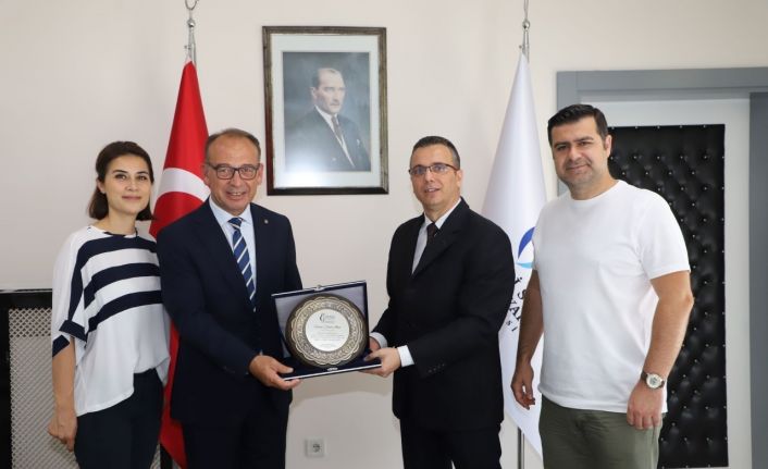 Manisa CBÜ’den Başkan Akın’a anlamlı plaket