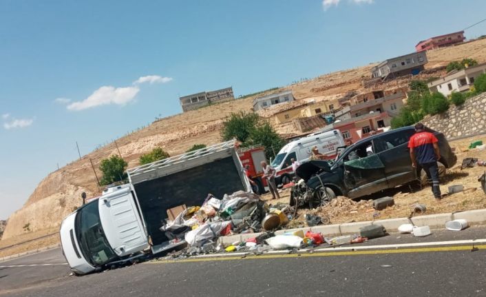Mardin’de kamyonet ile cip çarpıştı: 5 yaralı