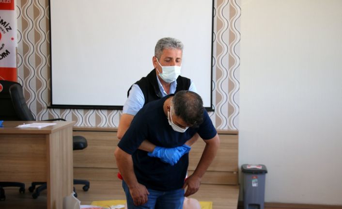 Öğretmenlere ilk yardım eğitimi verildi