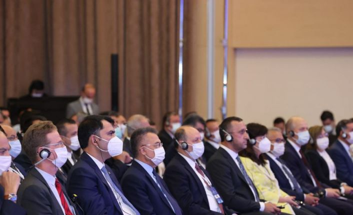 Oktay: "Türkiye-AB göç işbirliği, bu alandaki kriz ve belirsizlikler devam ettiği müddetçe sürdürülmeli ve kapsamı da genişletilmelidir"