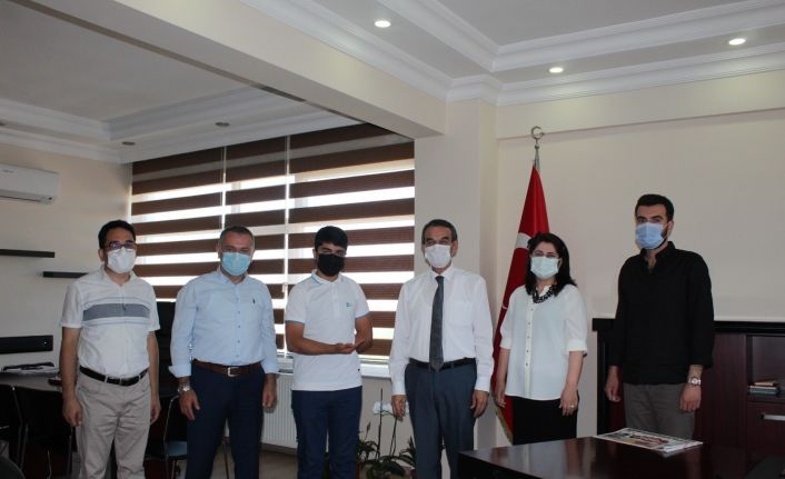 Okulu bırakıp inşaat ustası olmak istiyordu, şimdi mühendis olmayı düşünüyor