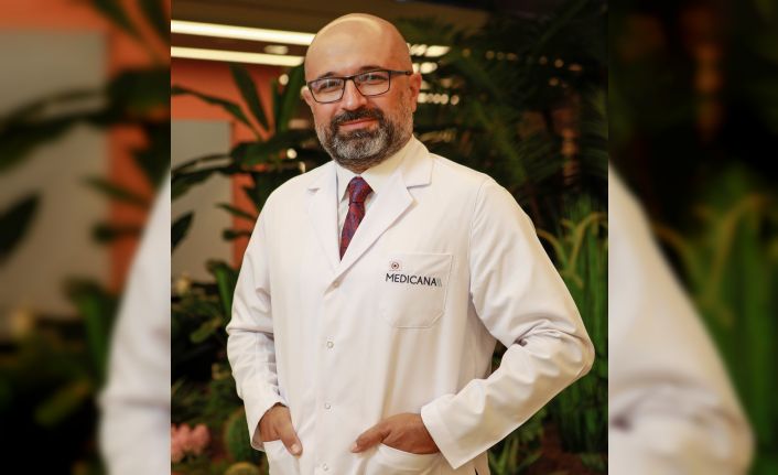 Omuz ağrınız uyutmuyor, saçınızı toplamakta güçlük çekiyorsanız dikkat