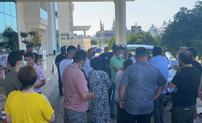 Otel ismi değişince onlarca tatilci otel önünde mağdur oldu