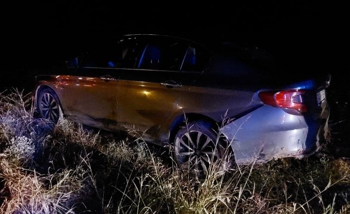 Otomobil tarlaya uçtu: 4 yaralı