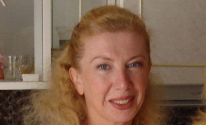 Otomobilin çarptığı kadın hayatını kaybetti