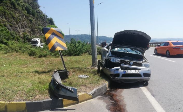 Otomobiller kavşakta çarpıştı: 1 yaralı