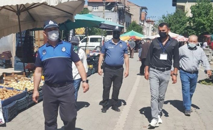 Perşembe pazarında korona virüs denetimi