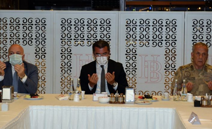 Protokol 15 Temmuz şehit aileleri ve gazilerle bir araya geldi