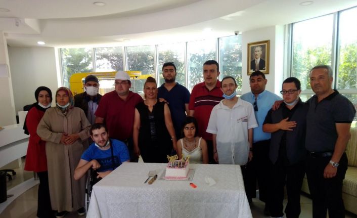 Pursaklar’daki Engelliler Sosyal Tesisinde vatandaşlar çeşitli aktivitelerle sosyalleşiyor