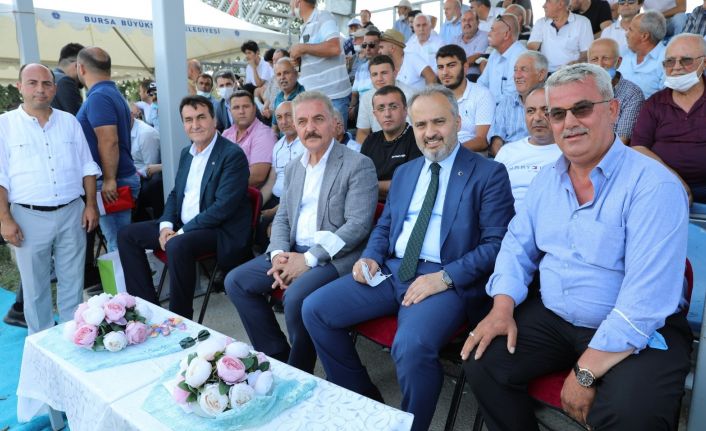 Rahvan at yarışları nefes kesti