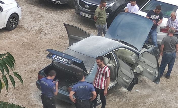 Satın alacağı araç noterdeyken alev aldı