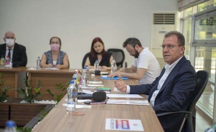 Seçer: "Müzik belki de kullanabileceğiniz en değerli enstrüman, evrensel bir kavram”