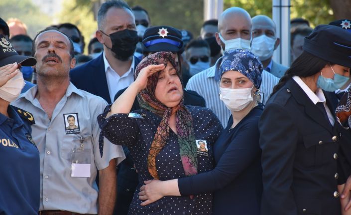 Şehit Bekçi Koşal son yolculuğuna uğurlandı: Annesi, asker selamı ile oğlunu uğurladı