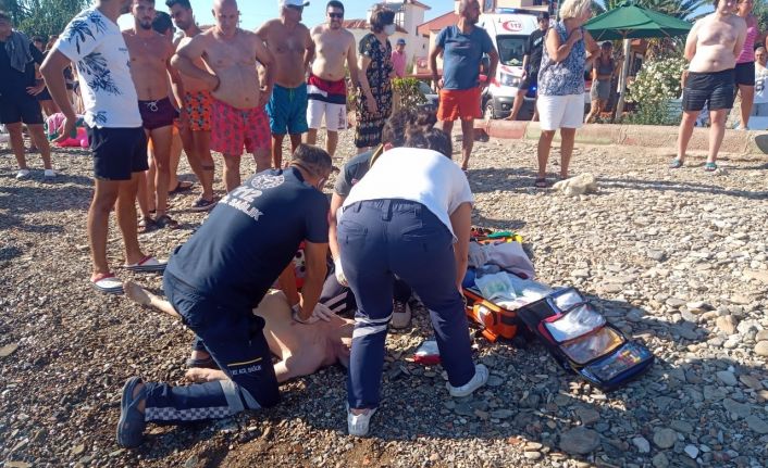 Serinlemek için denize giren yaşlı adam boğuldu