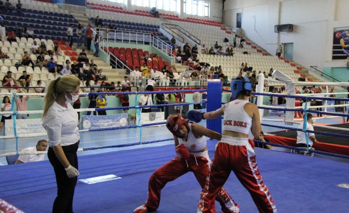 Şırnak’ta Türkiye Ferdi Kick Boks Şampiyonası tamamlandı